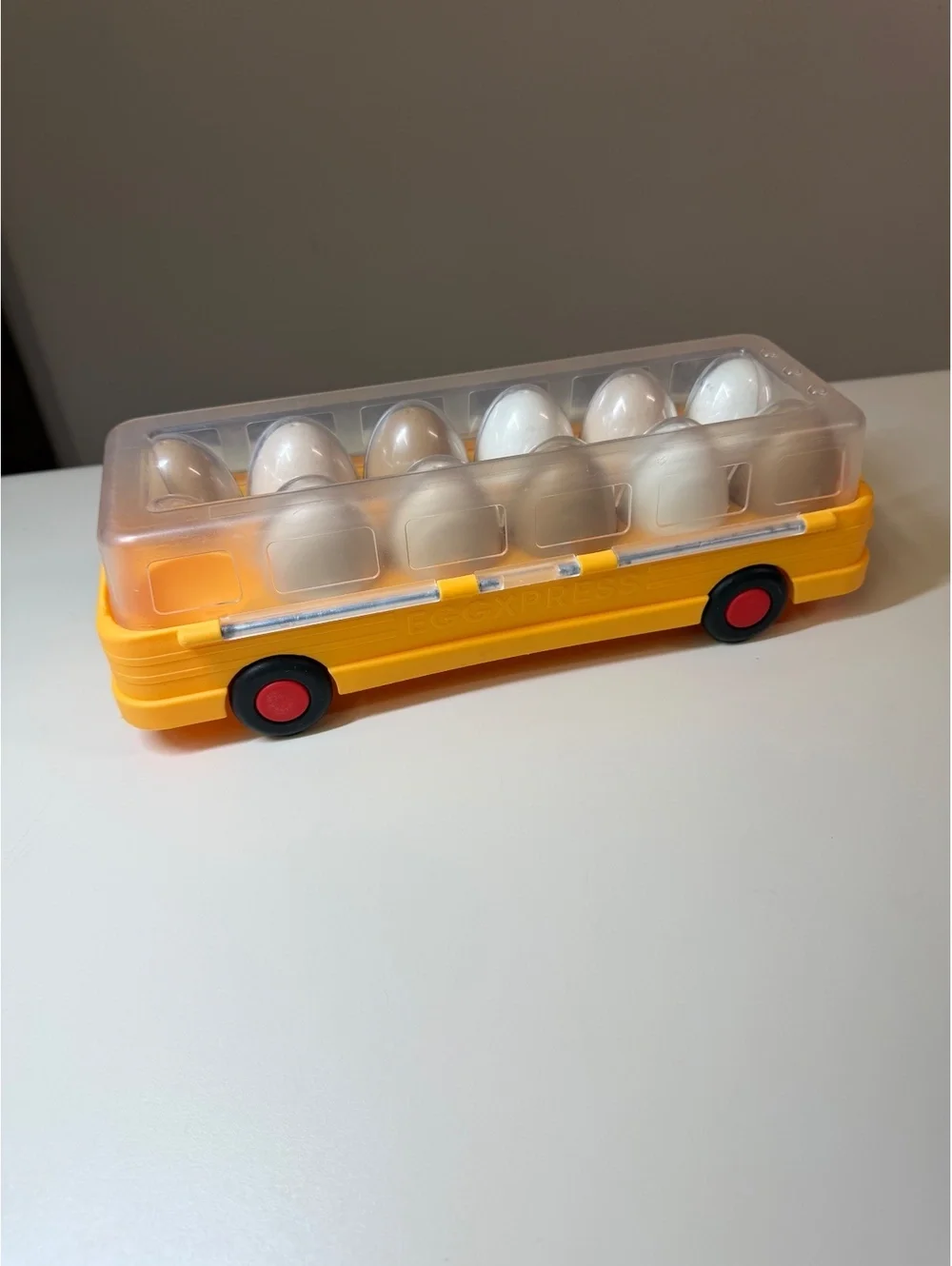 Eggxpress Toy Bus with 11 of 12 Expressive Eggs